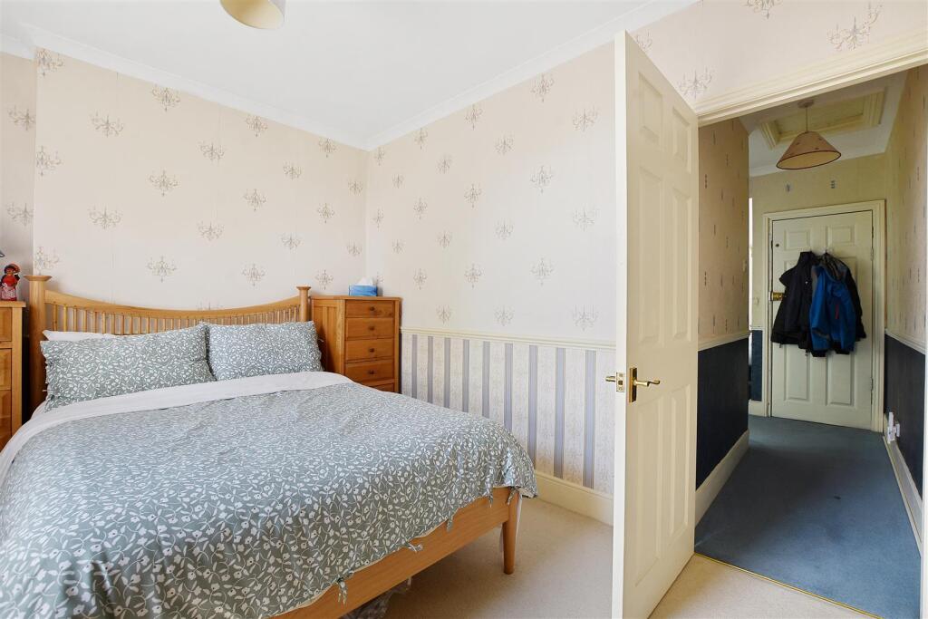 06-75e5GCWT - 8C Chevening Road - Bedroom 2 -Origi