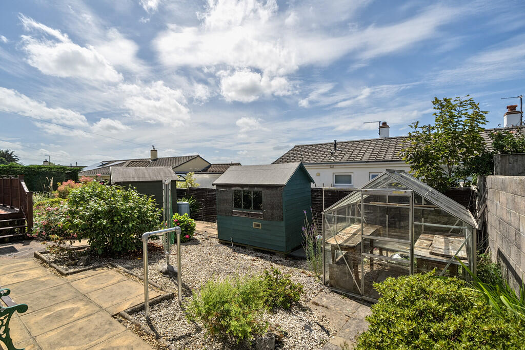 1316163-5-685d62c...