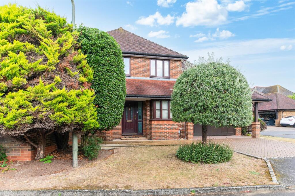 HAWTHORNE CLOSE,1 - (20).jpg