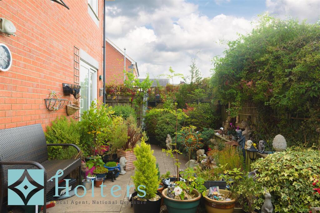 6 Canal Close, Newtown-23.jpg