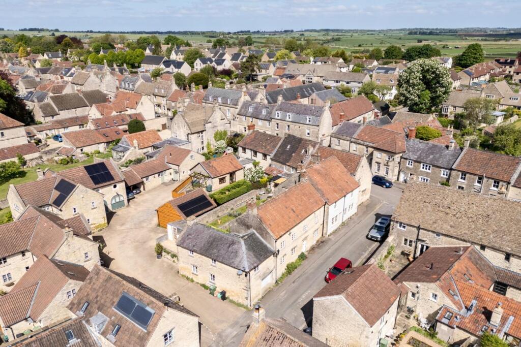 3 Sheepfair Lane, Marshfield SN14 8NA-7.jpg