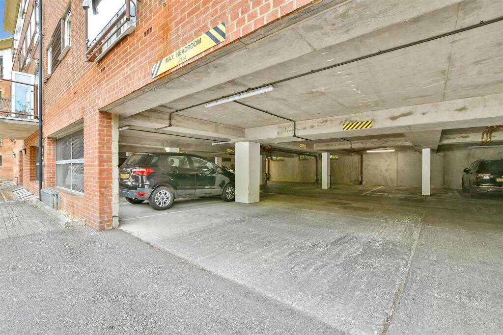 Driveway/Parking