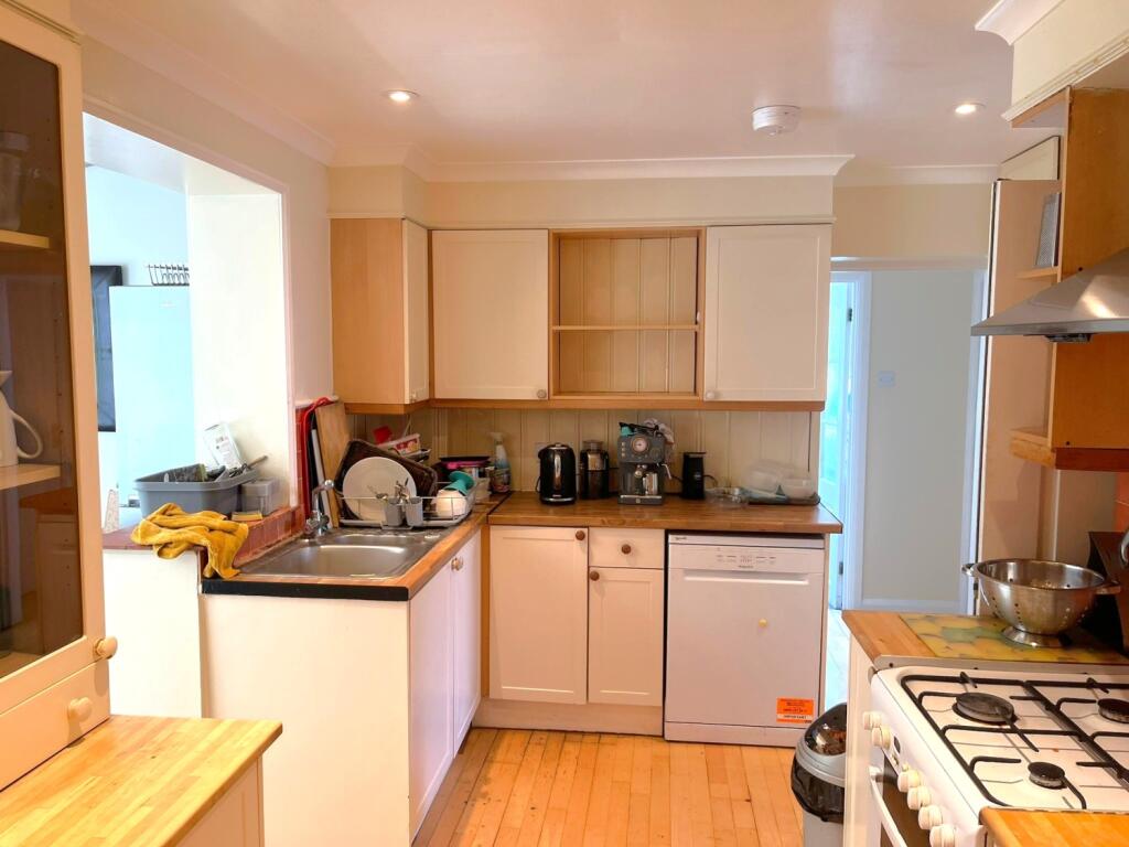 03Kitchen2