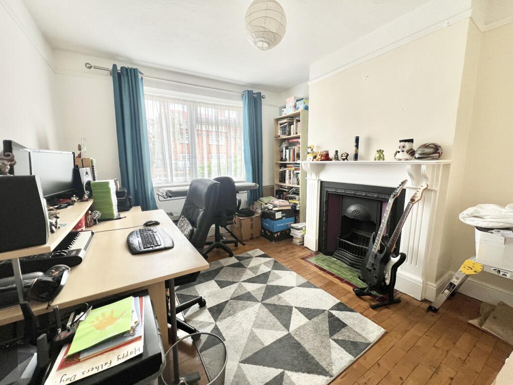 Bedroom 3/Office