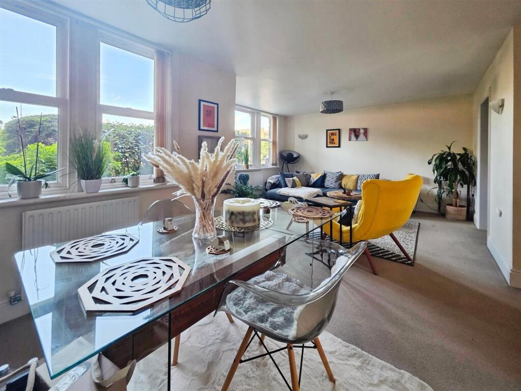 Living/Dining Room