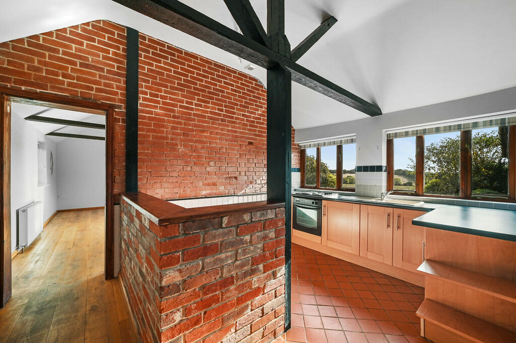 PT-TV-HillTopHous...