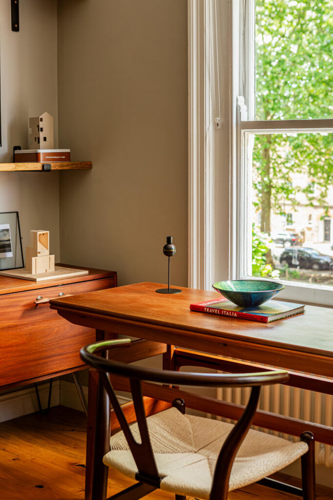 289043 - 25_5_TMH E1 2HS7097-Enhanced-NR.jpg