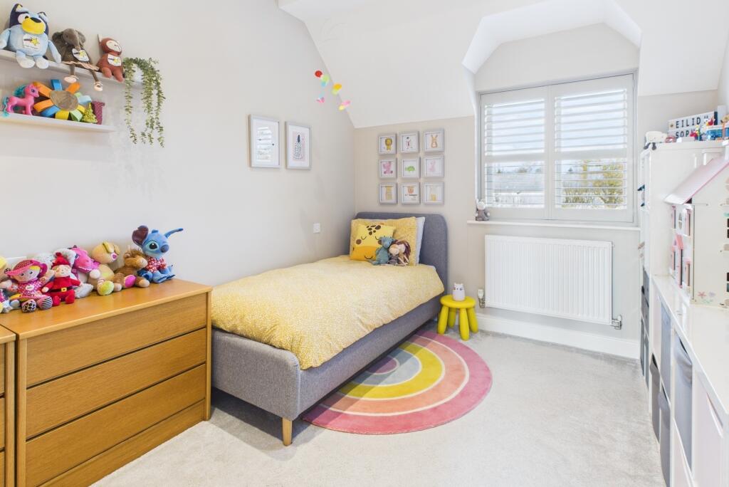 CAM02519G0-PR0244-STILL039