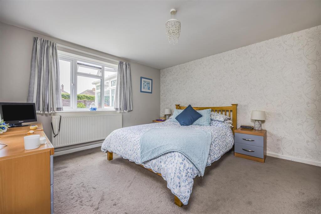 32 Maybush Drive, Emsworth-PorticoMarketing-Nexa-1