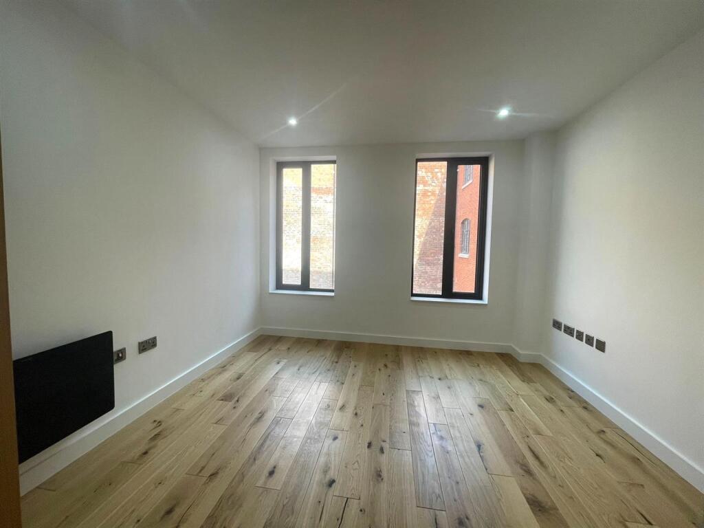 LivingRoom.jpg