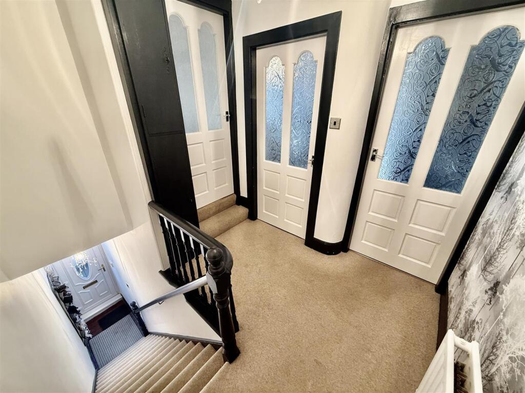 STAIRWAY/LANDING