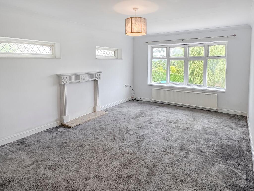 Bright &amp; Spacious Living Room with Lovely Views