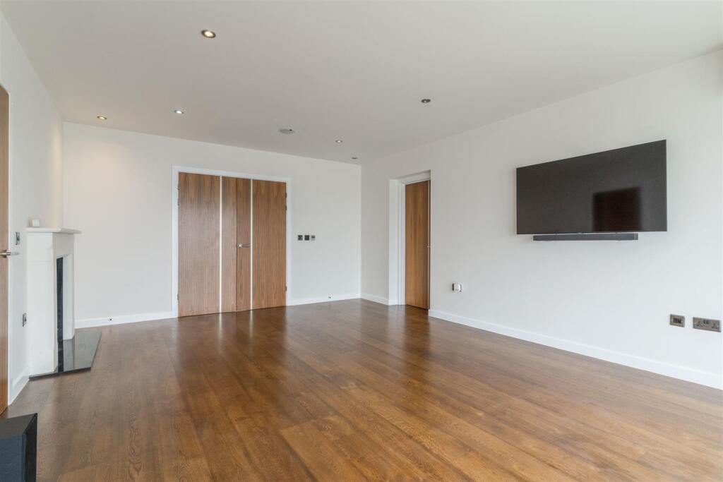 72 Dyke Road Low Res-9.jpg