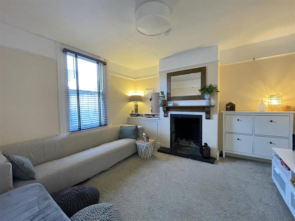 Living Room (1).jpeg