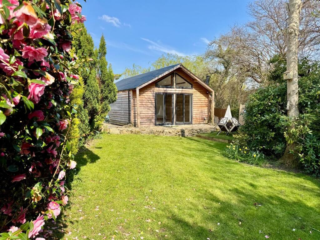 PHOTO-2025-04-03-22-40-51 (1).jpg