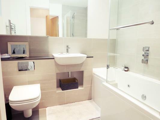 Bathroom 2.jpg