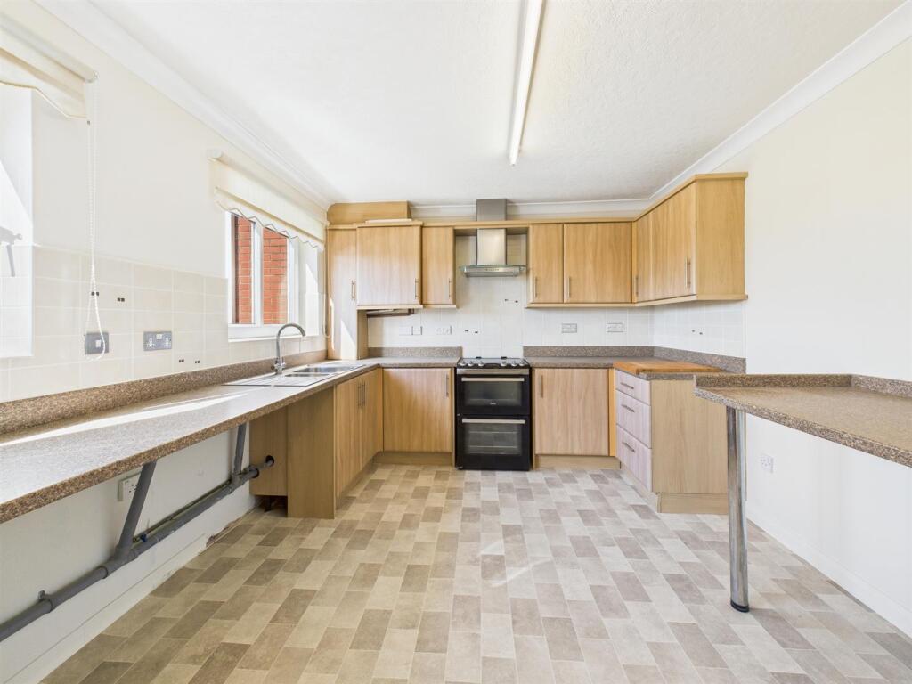 Kitchen: