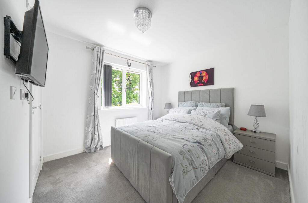 24-6813b2775fa12-...