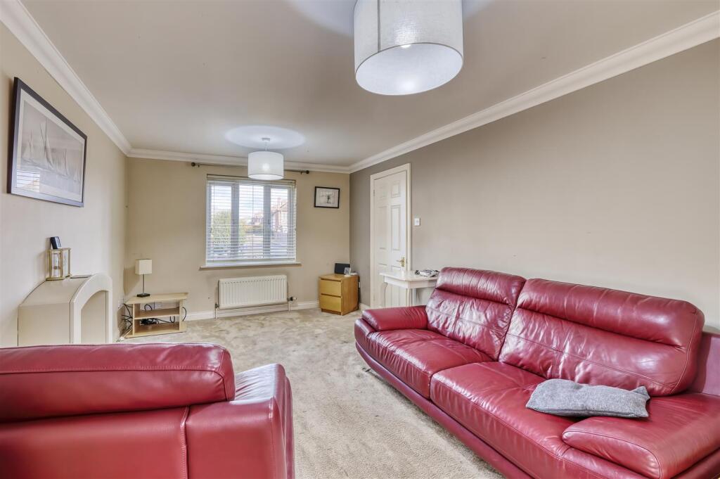 8 Jennings Close Higham-3.jpg