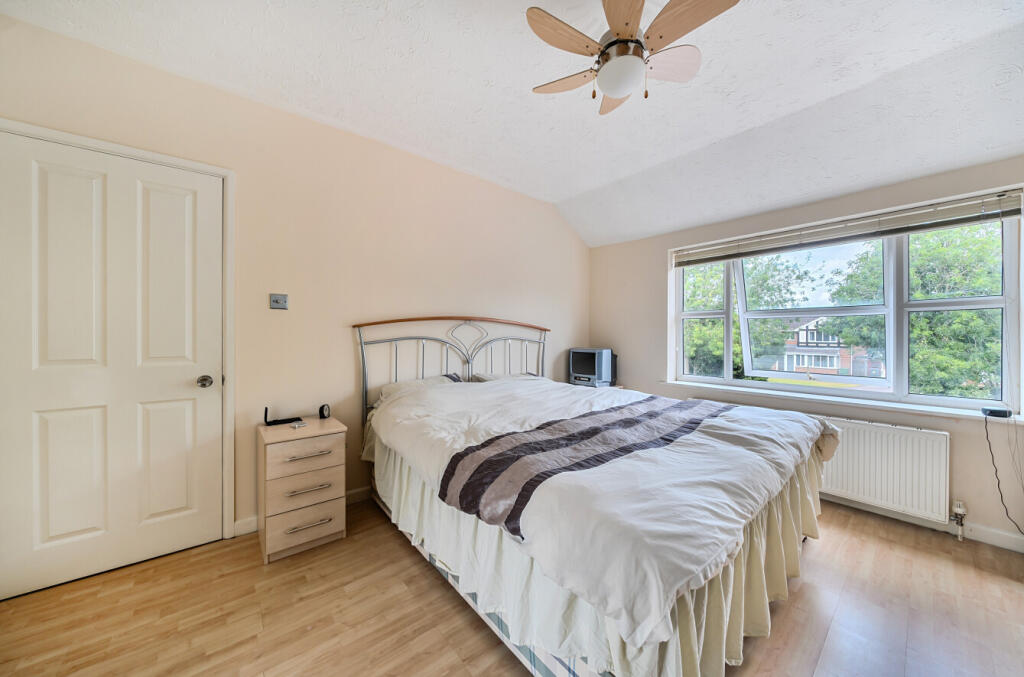 133314010688caef542b9e