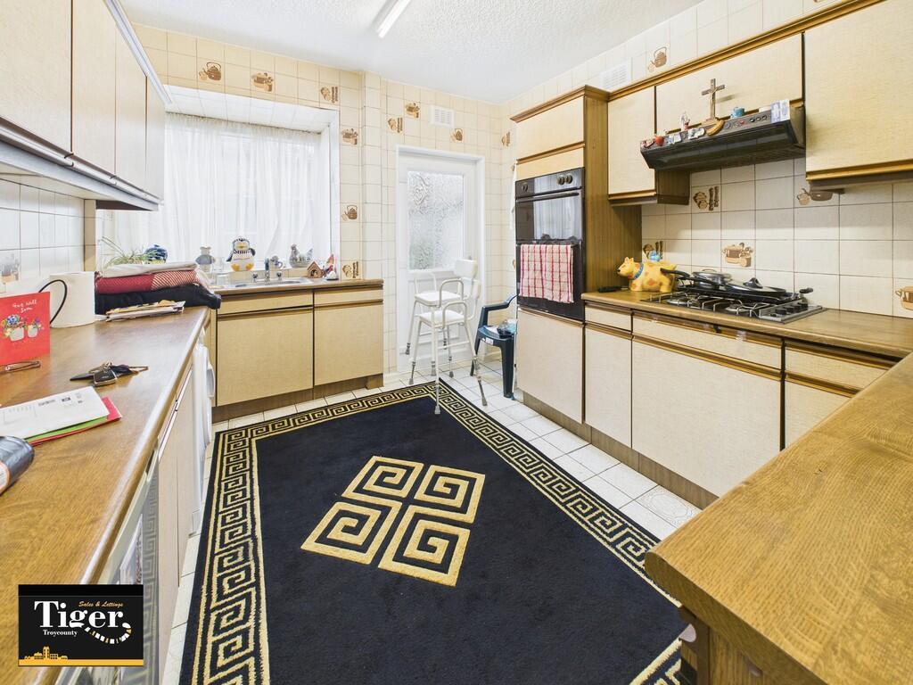 CAM02176G0-PR0766...