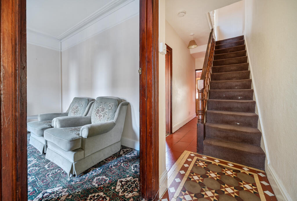 1374166-4-6904de2...