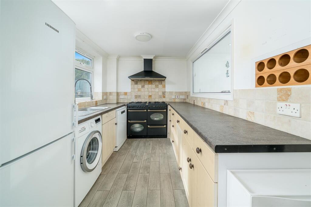 7.kitchen 1.jpg