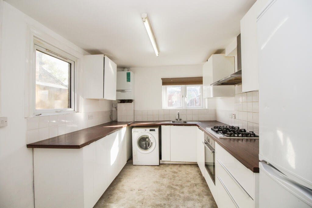2055645__1634892975-31428-Kitchen