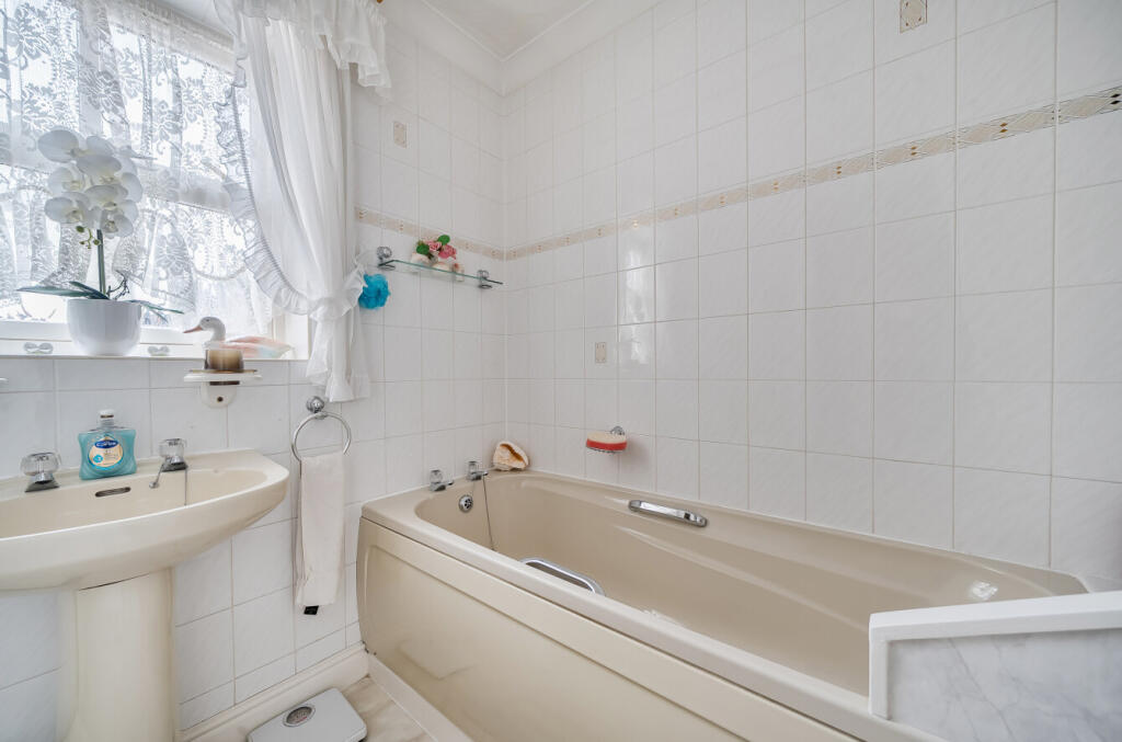 1371520-13-68f76d...