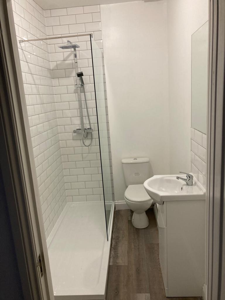 104 Manners Bathroom.jpg