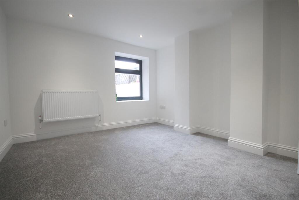 Bedroom4.jpg