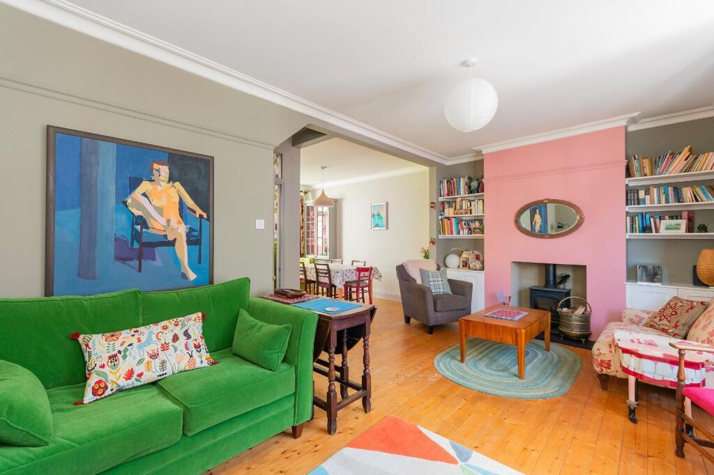 1A1SBR - Living Room B.jpg