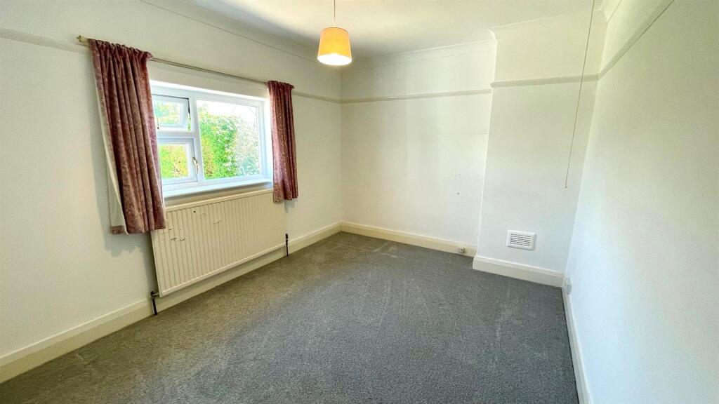 BEDROOM 1
