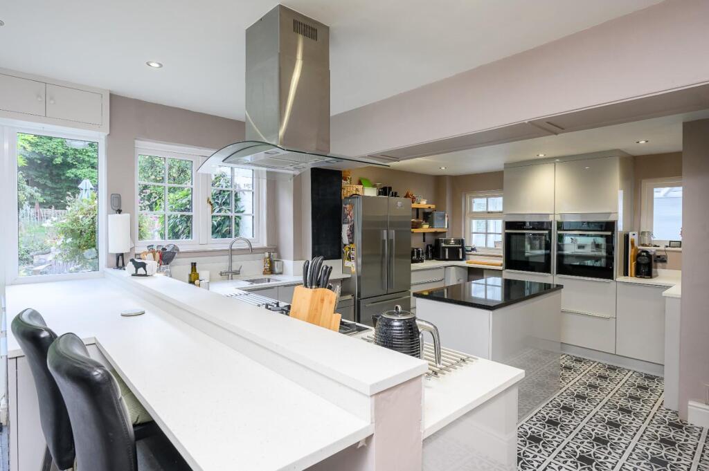 28 Whitewalls-23.jpg