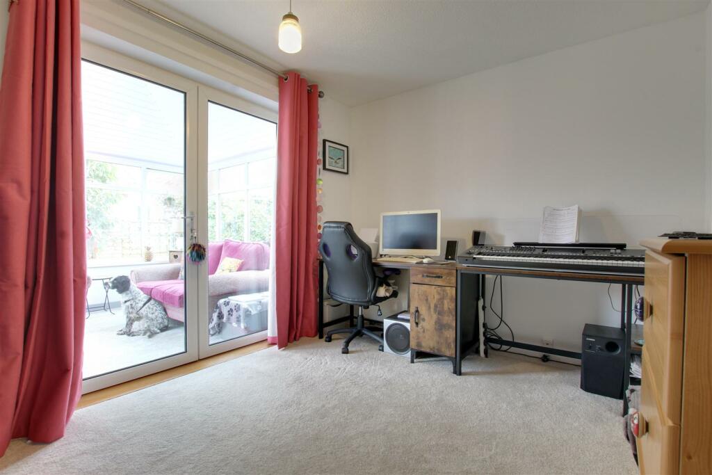 BEDROOM 2