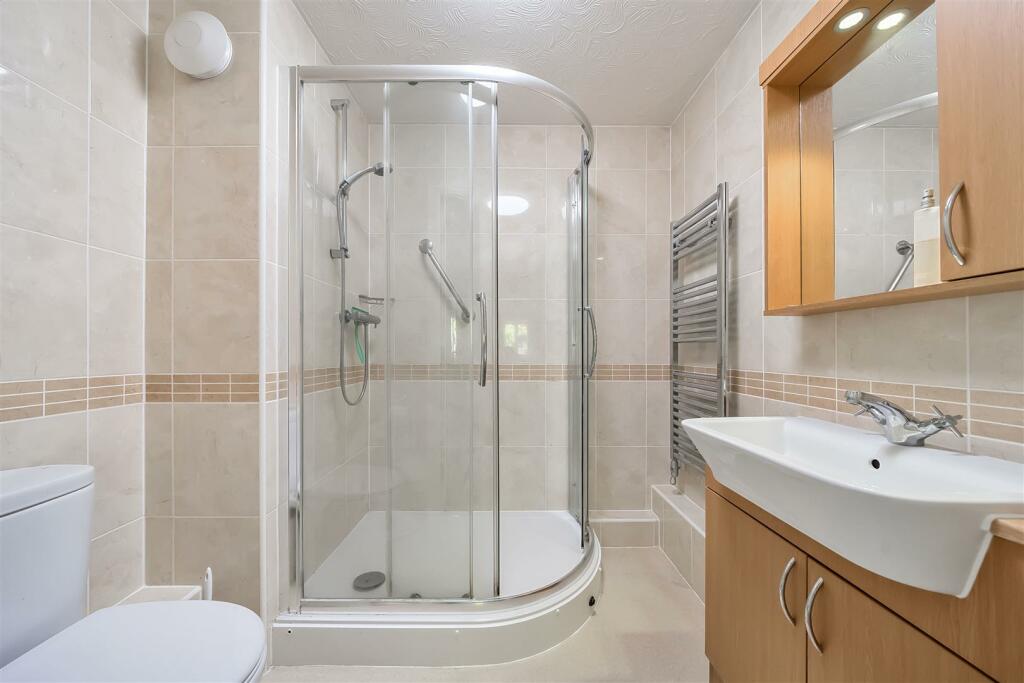 Shower Room.jpg