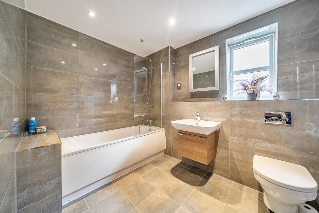 1290112-2-684b27a...