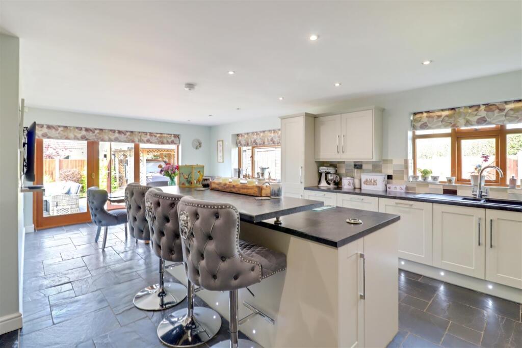 Open Plan Living Dining Kitchen