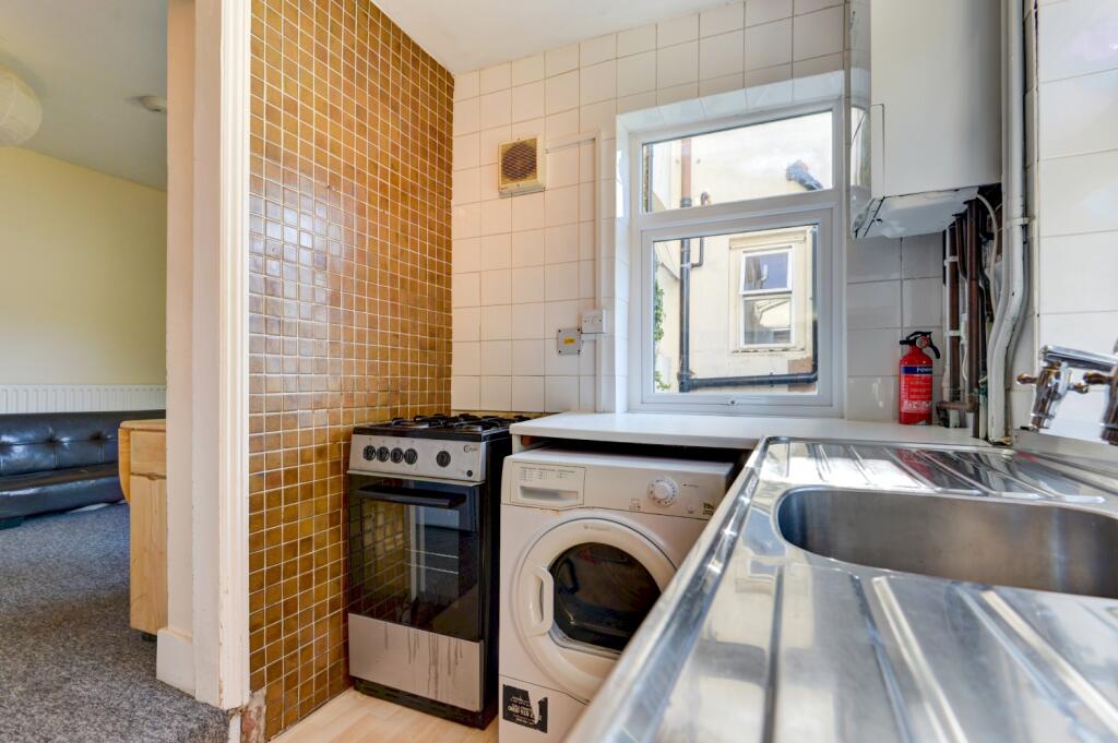 KITCHEN (2)