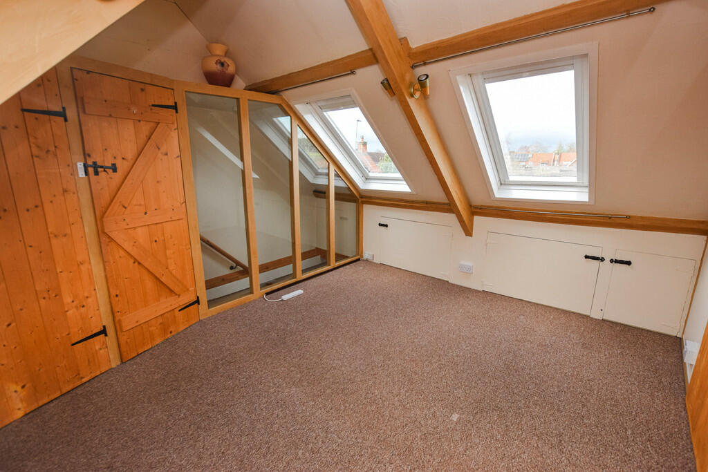 PRINCIPLE BEDROOM...