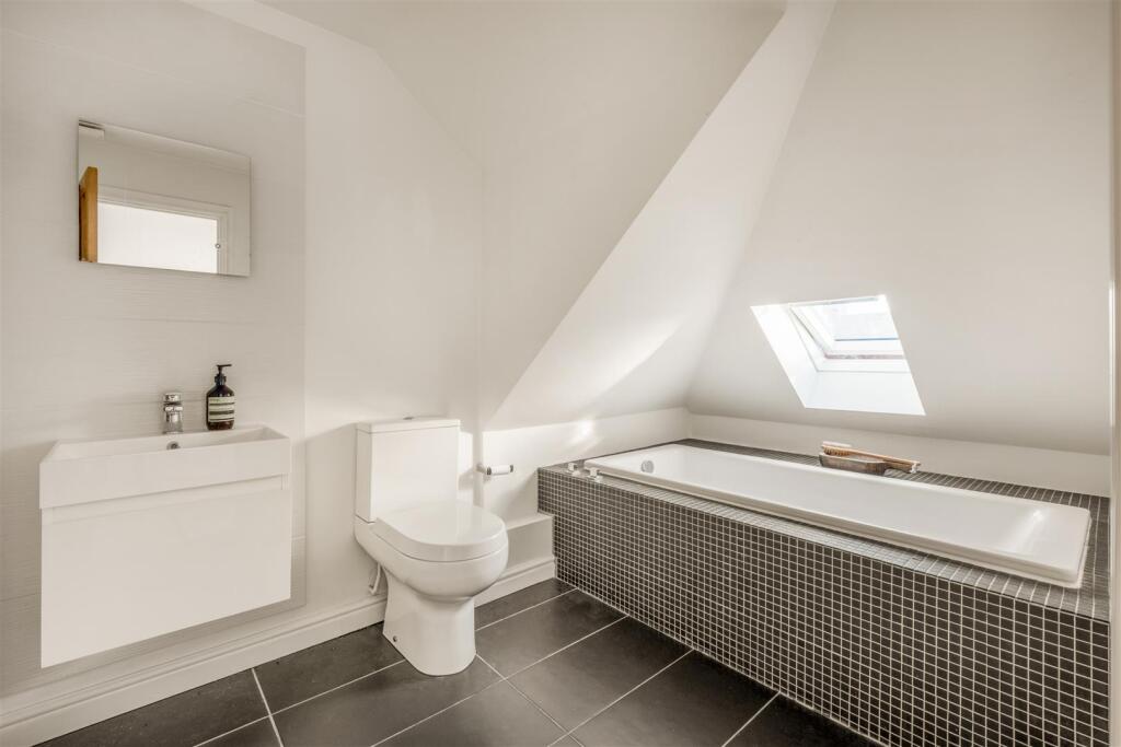 48 Braemore Road_19.jpg