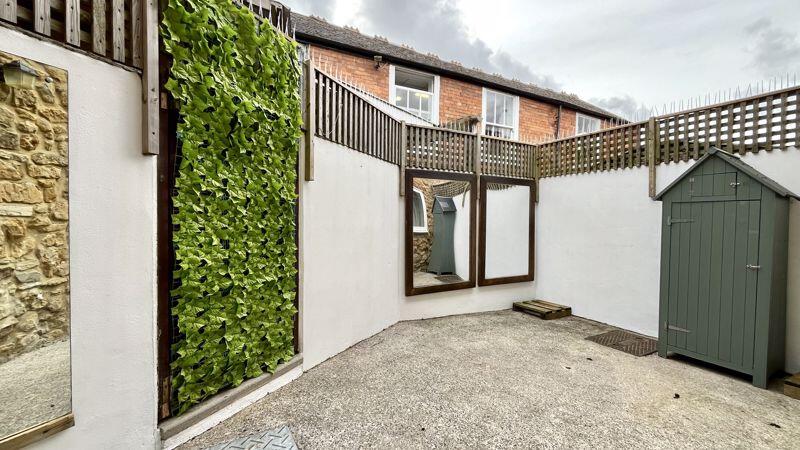 Rear Courtyard Garden