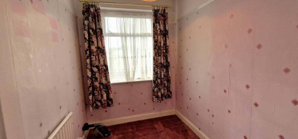 FRONT BEDROOM