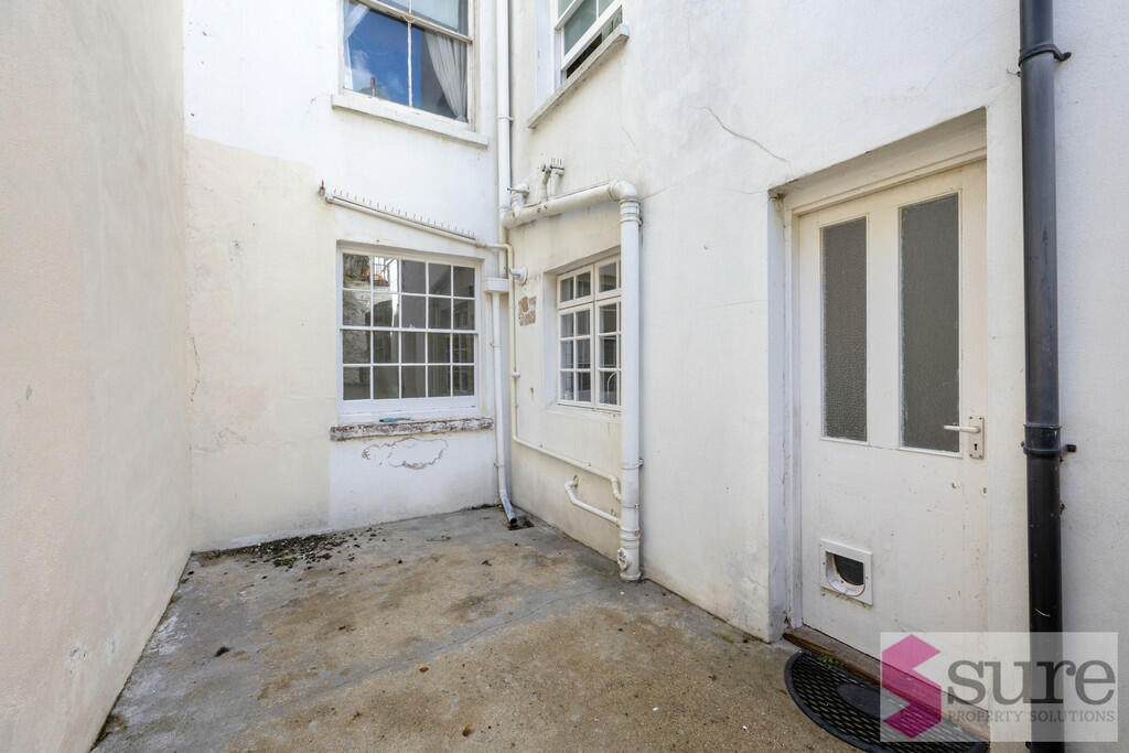 Belgrave Place, 1...
