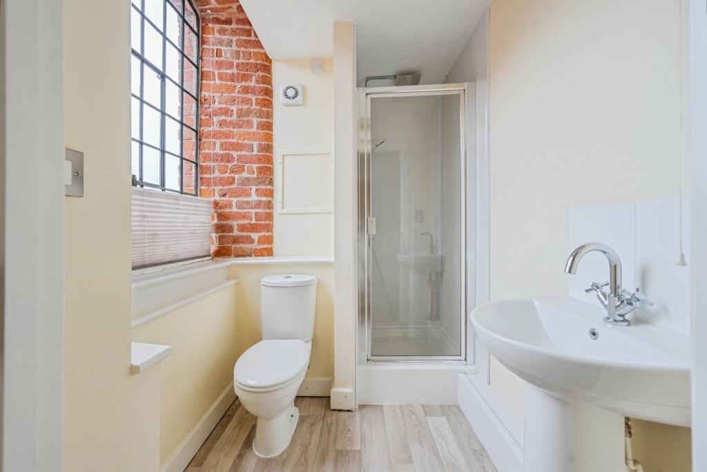 En Suite: