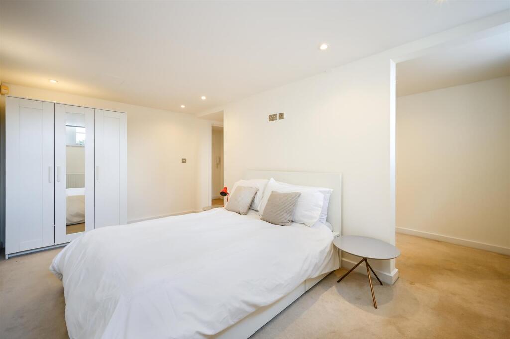 CRAVEN GARDENS, 82- (6).jpg