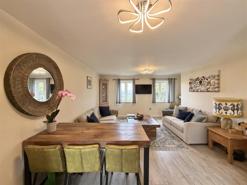 Dining Area Towards Lounge.jpg