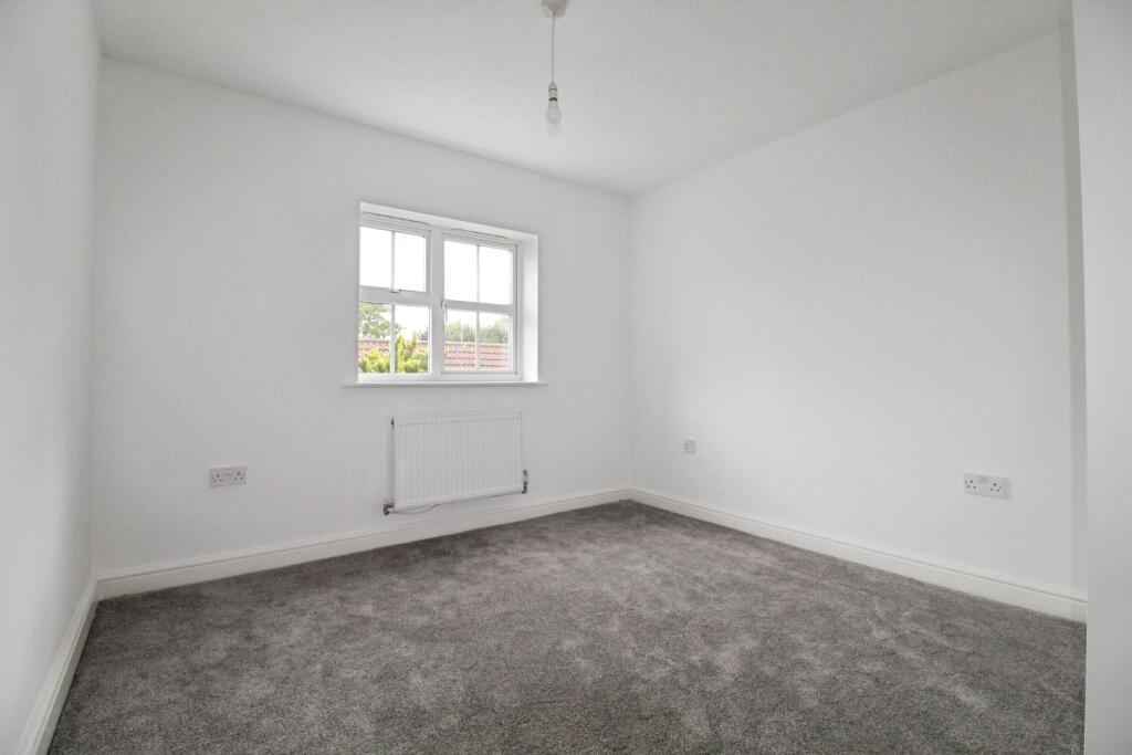 pbox-bedroom-312800.JPG