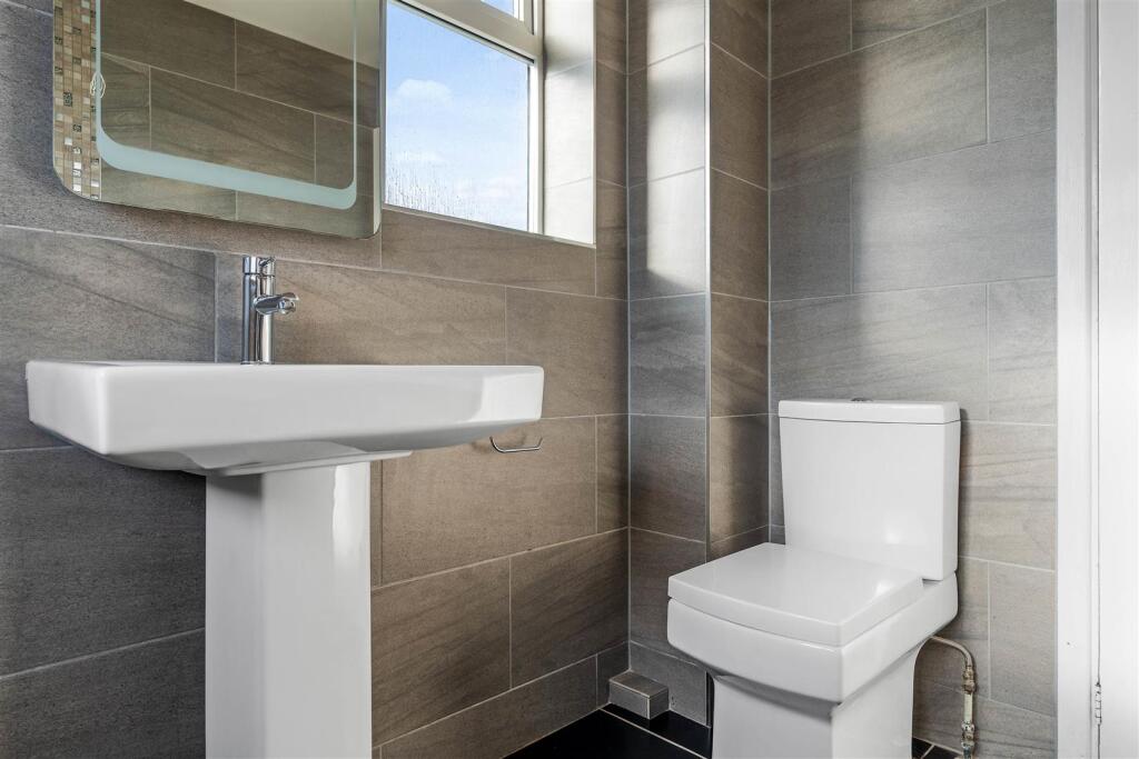 37 Morris Drive, Whitnash (26 of 28).jpg