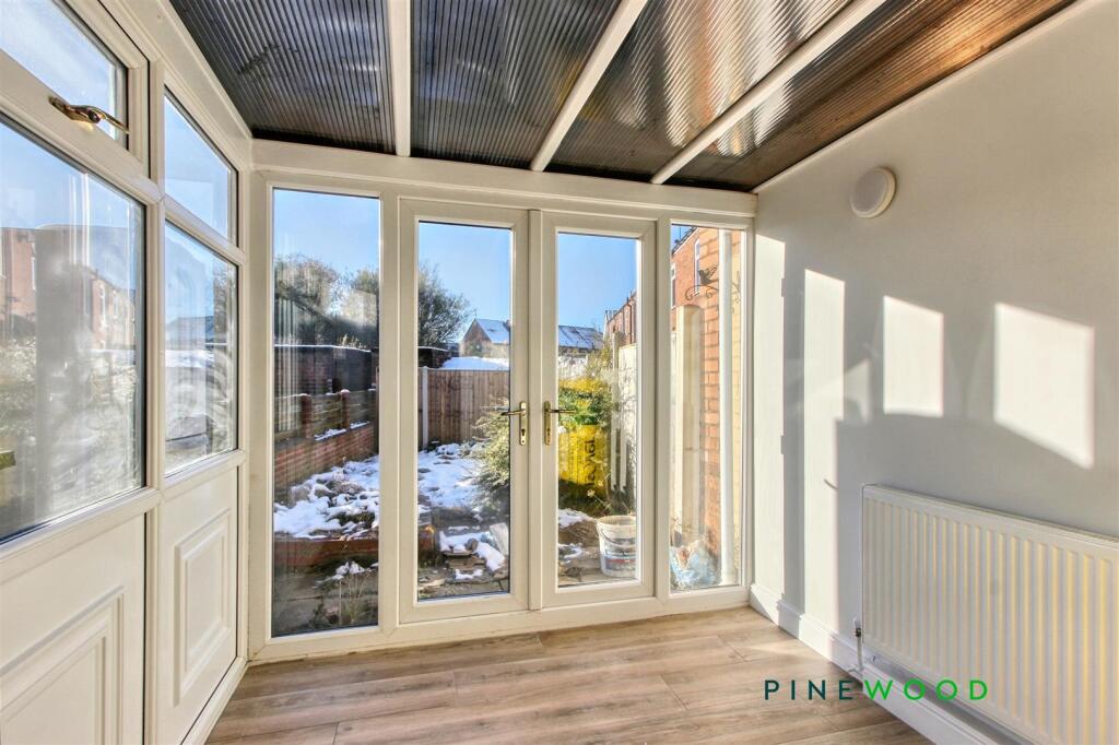 GARDEN ROOM